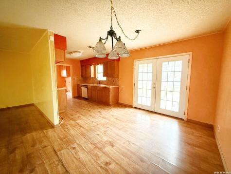 607 N Bowie Fredericksburg TX 78624