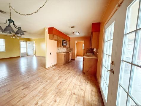 607 N Bowie Fredericksburg TX 78624
