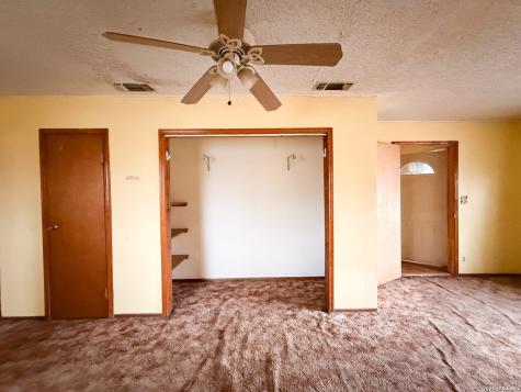 607 N Bowie Fredericksburg TX 78624