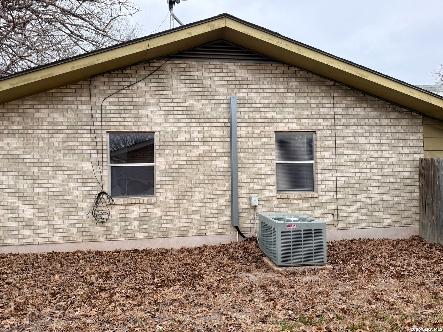 607 N Bowie Fredericksburg TX 78624