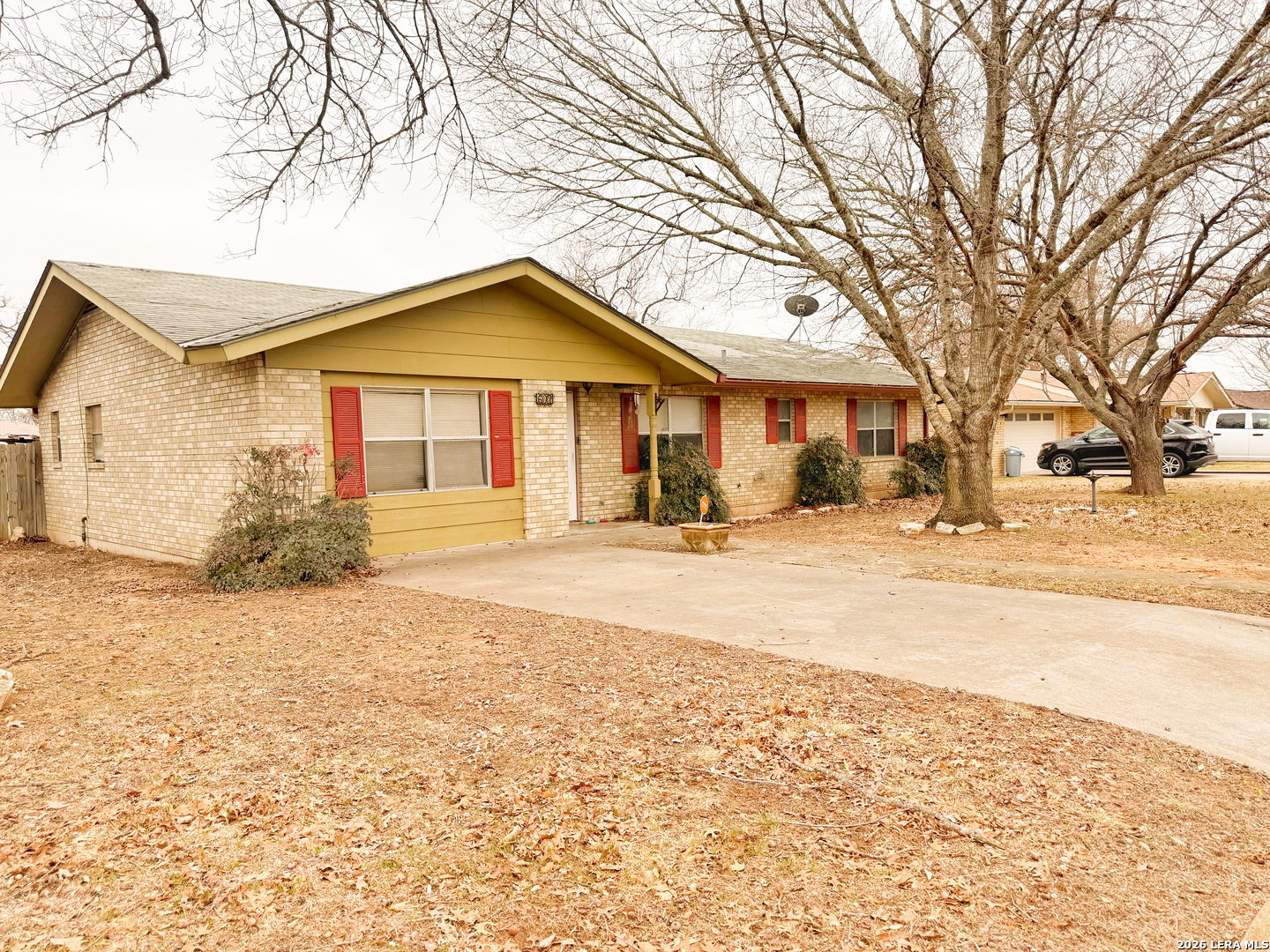 607 N Bowie Fredericksburg TX 78624