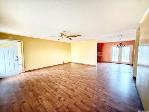 607 N Bowie Fredericksburg TX 78624