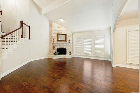2 Granburg Circle San Antonio TX 78218
