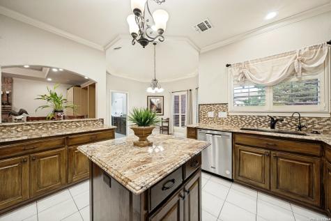 2 Granburg Circle San Antonio TX 78218