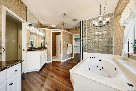 2 Granburg Circle San Antonio TX 78218