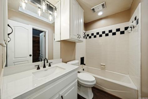 2 Granburg Circle San Antonio TX 78218