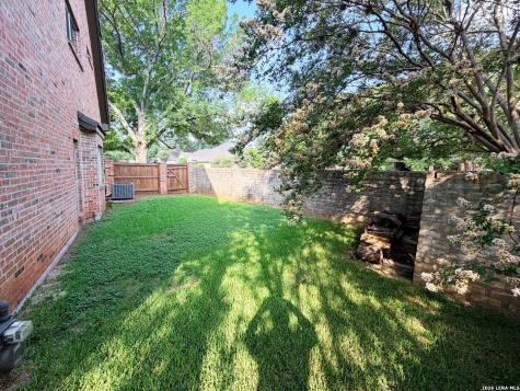 2 Granburg Circle San Antonio TX 78218