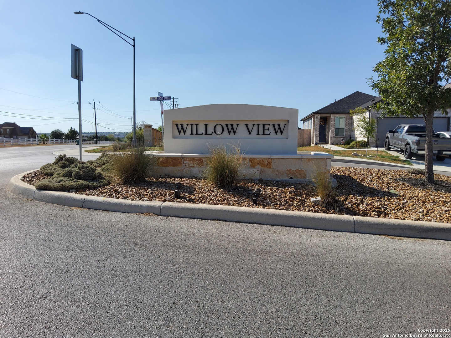6814 Willow Lnd Converse TX 78109