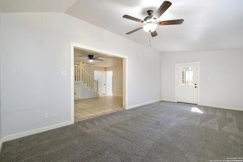 8401 Timber Crest San Antonio TX 78250