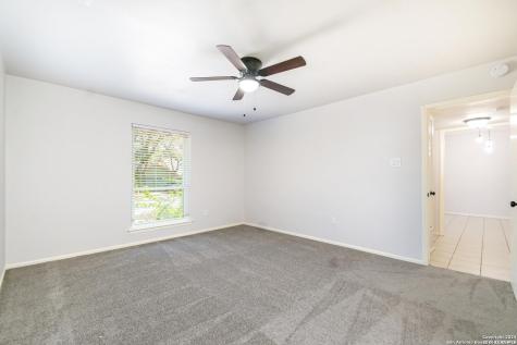 8401 Timber Crest San Antonio TX 78250