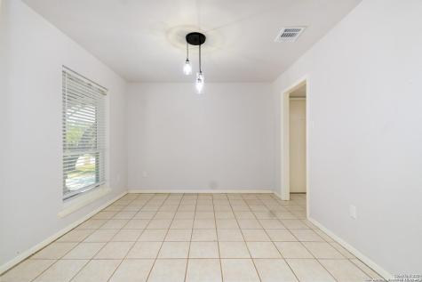 8401 Timber Crest San Antonio TX 78250