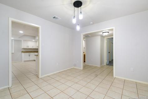 8401 Timber Crest San Antonio TX 78250