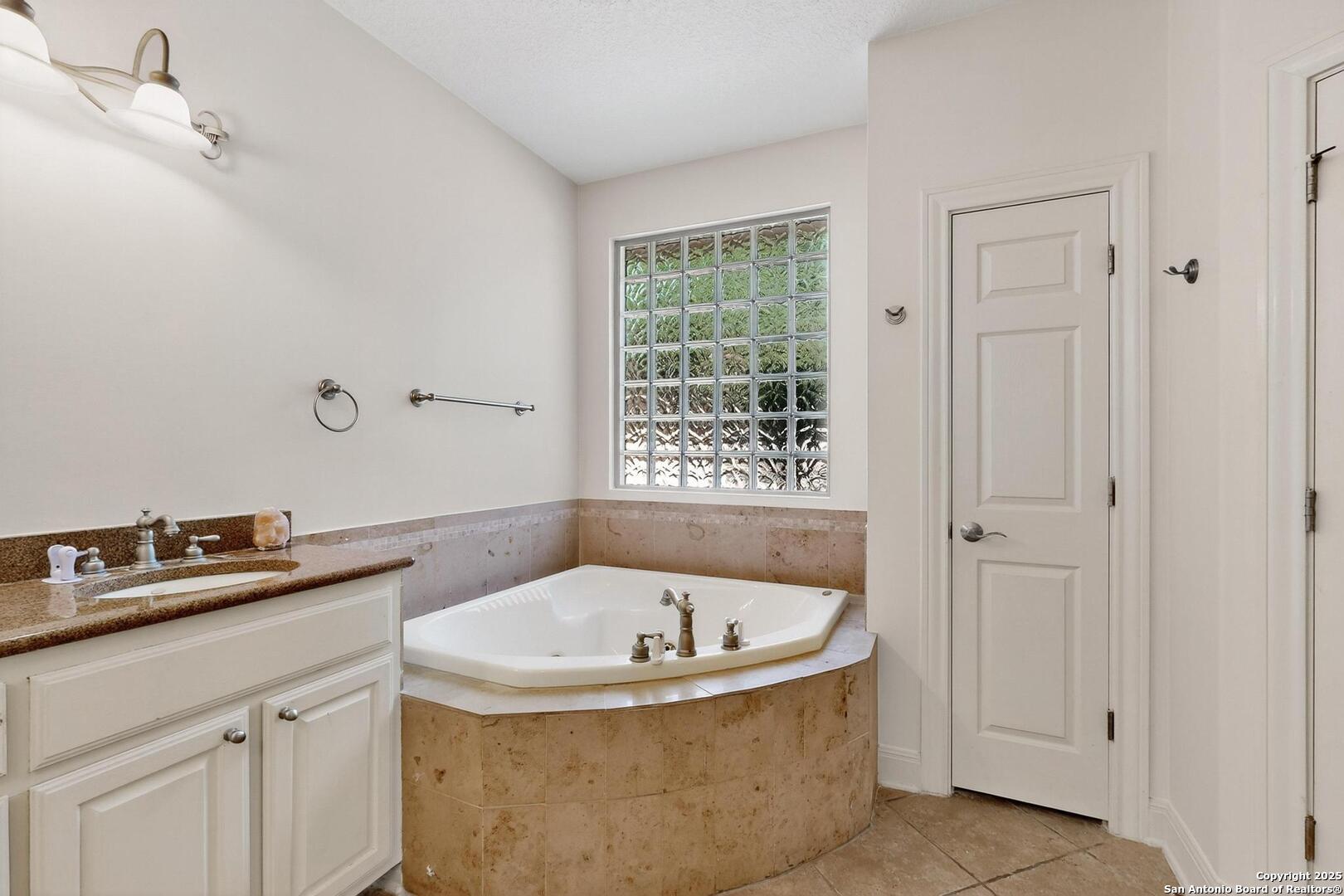 82 Three Lakes San Antonio TX 78248