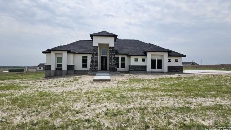 881 County Road 319 La Vernia TX 78121
