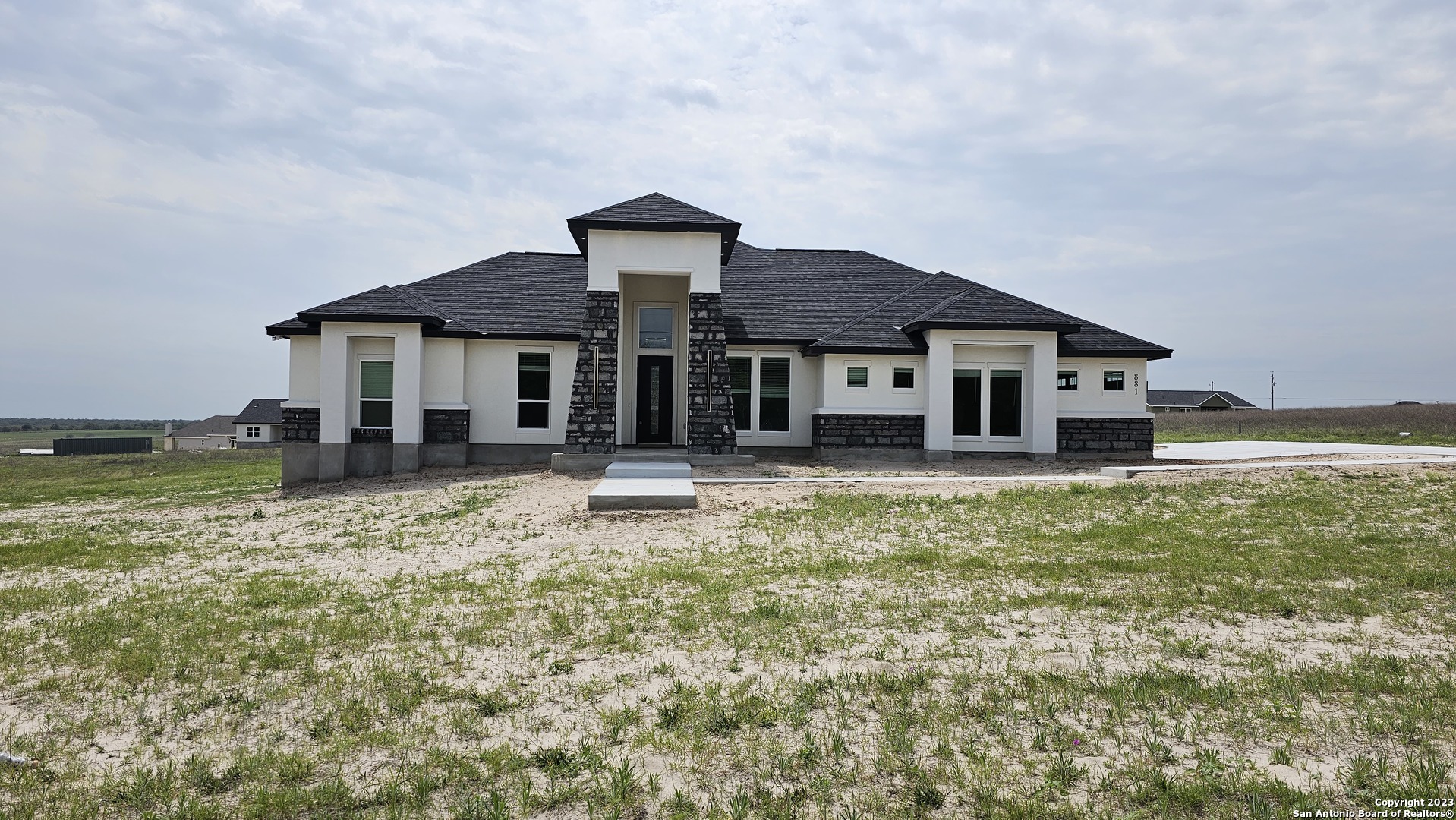 881 County Road 319 La Vernia TX 78121