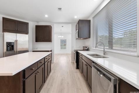 323 Lakeside Lakehills TX 78063