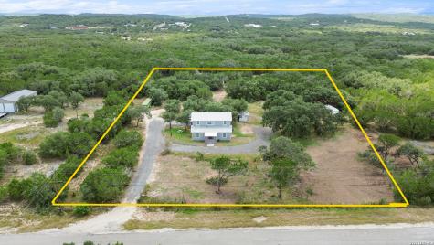 323 Lakeside Lakehills TX 78063