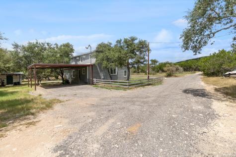 323 Lakeside Lakehills TX 78063