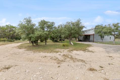 323 Lakeside Lakehills TX 78063