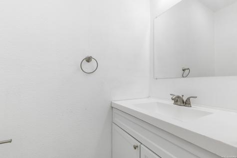 323 Lakeside Lakehills TX 78063