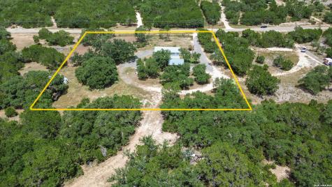 323 Lakeside Lakehills TX 78063