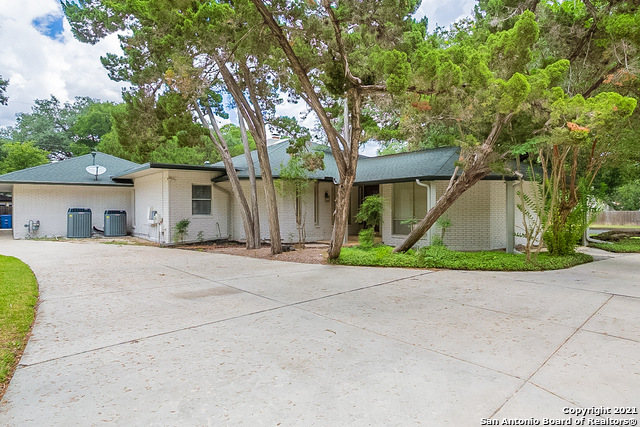 3735 Hundred Oaks Drive San Antonio TX 78217