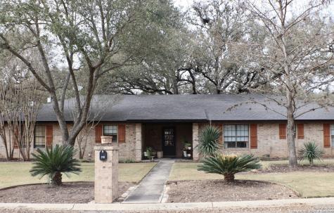 340 Sollock Drive Devine TX 78016