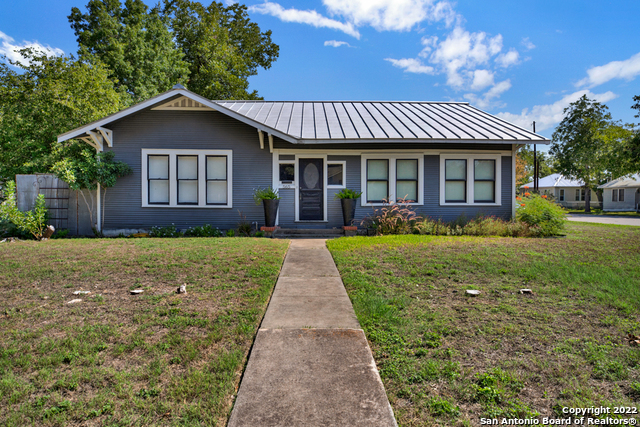 565 S Guenther Avenue New Braunfels TX 78130