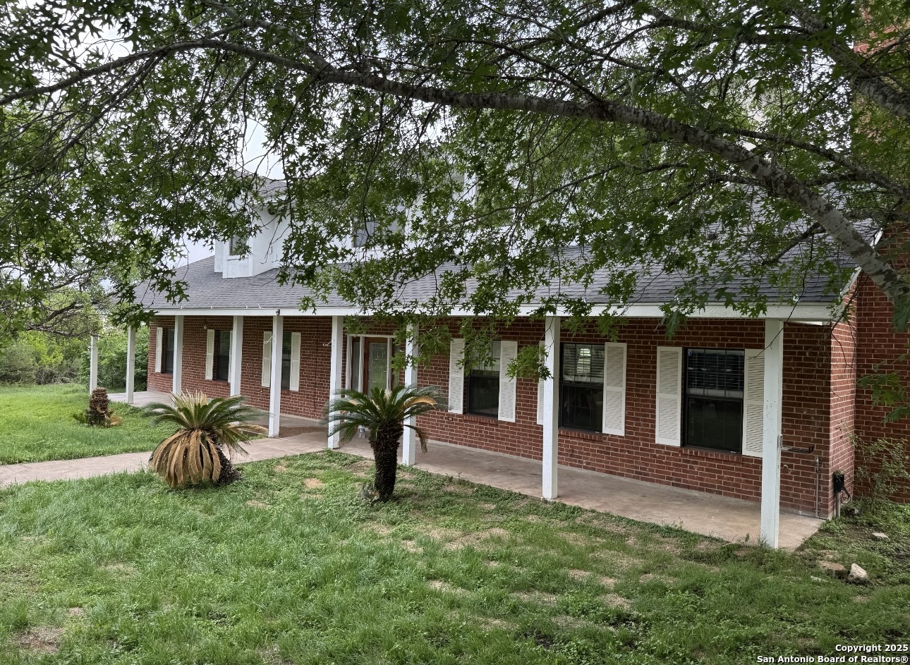 755 County Road 480 Castroville TX 78009