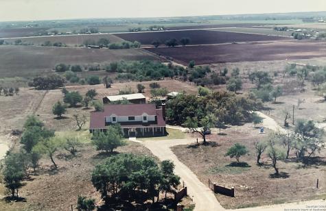 755 County Road 480 Castroville TX 78009