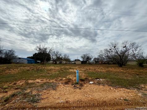 Tbd 4th Street - Lot 13 Moore TX 78057