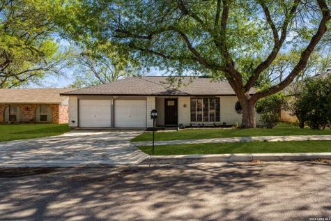 4914 Crestwood Drive Schertz TX 78108