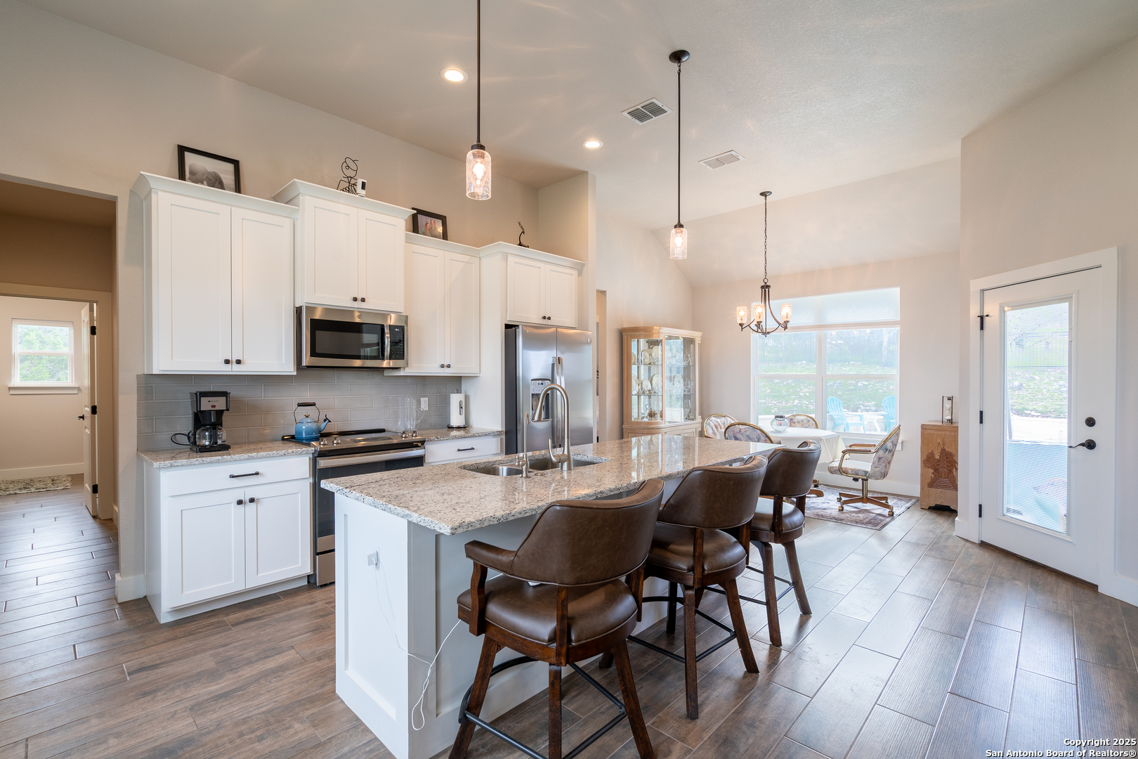 1587 Lakeshore Drive Canyon Lake TX 78133