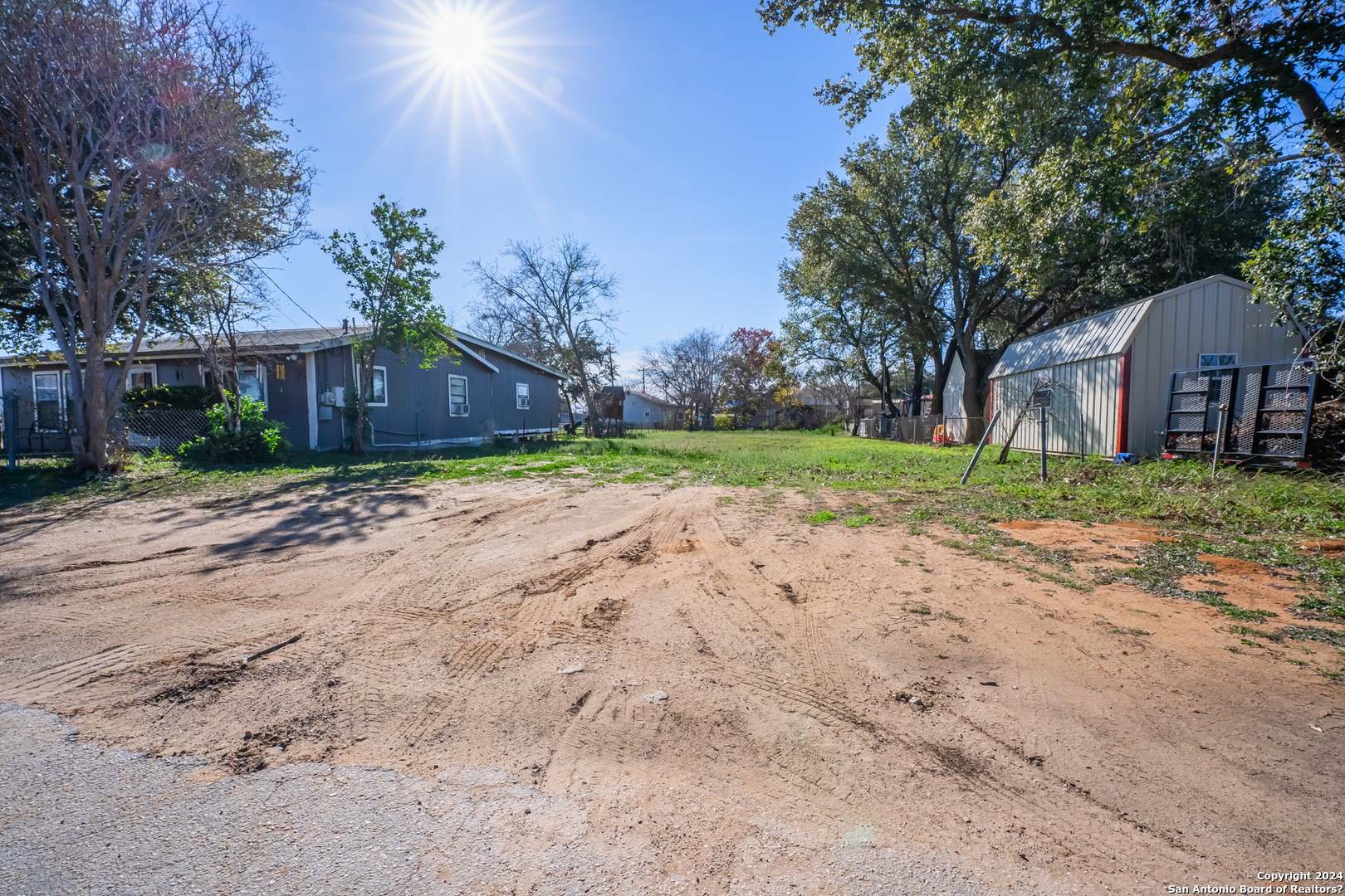 7988 E 5th Street Somerset TX 78069