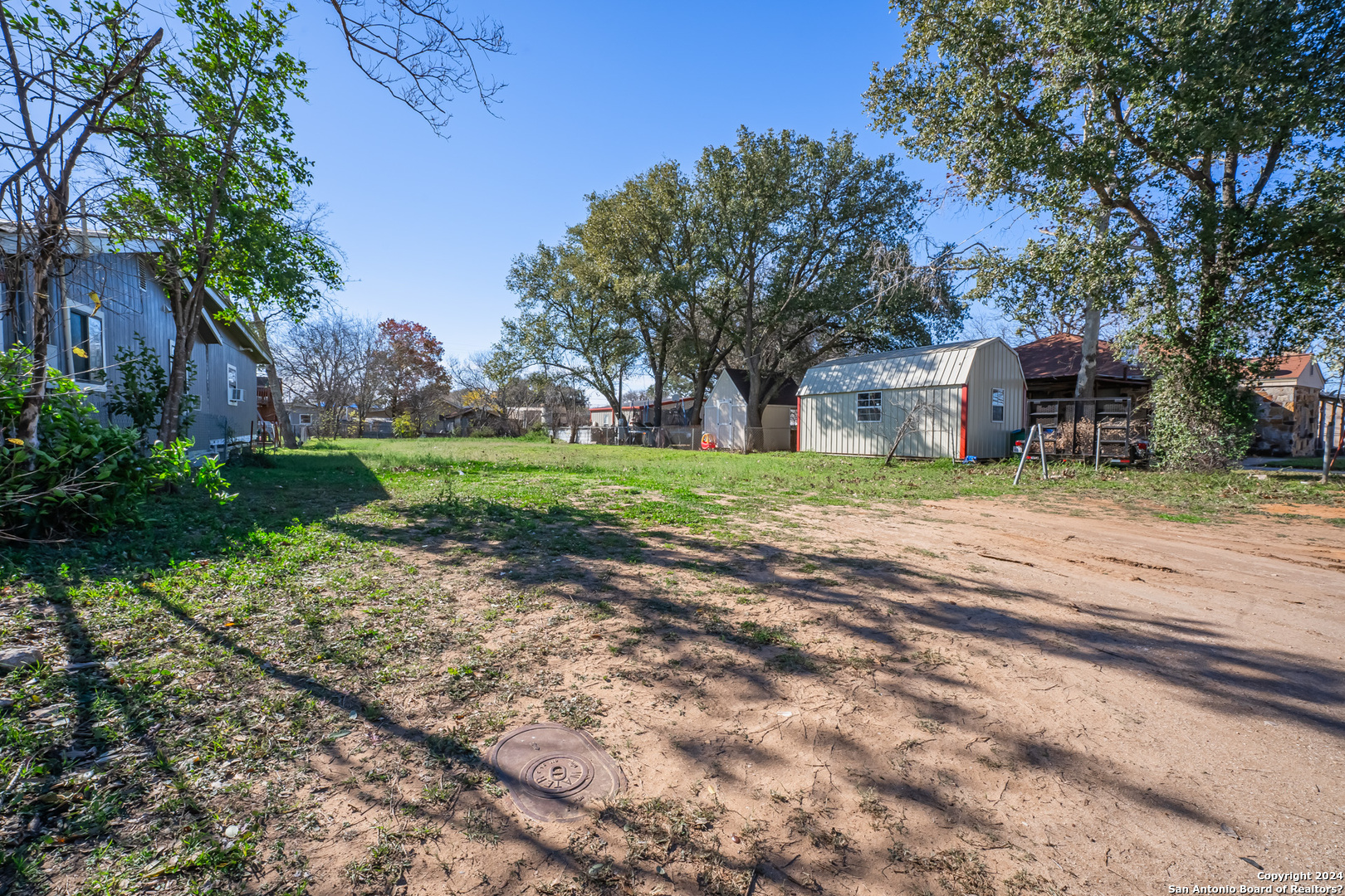 7988 E 5th Street Somerset TX 78069