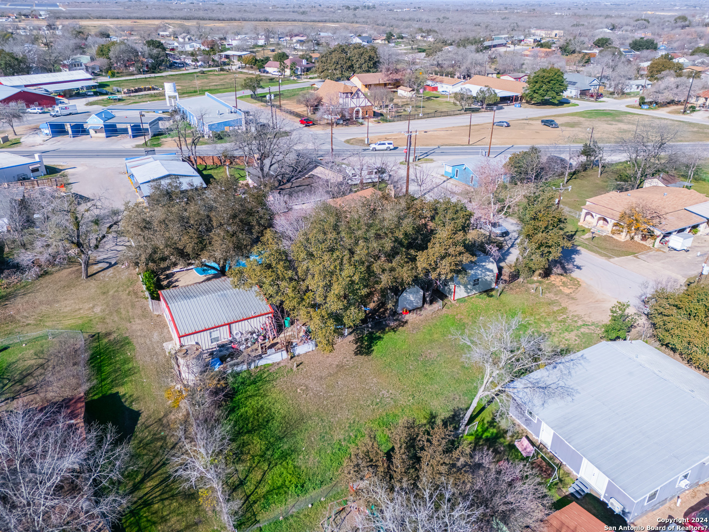 7988 E 5th Street Somerset TX 78069