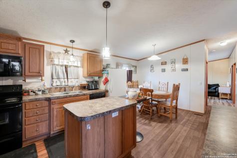 2760 Pioneer Road Marion TX 78124