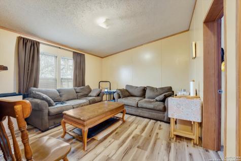 2760 Pioneer Road Marion TX 78124
