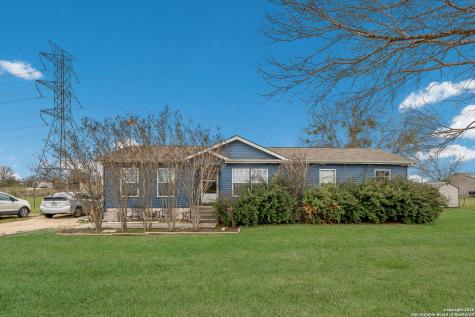 2760 Pioneer Road Marion TX 78124
