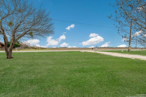 2760 Pioneer Road Marion TX 78124