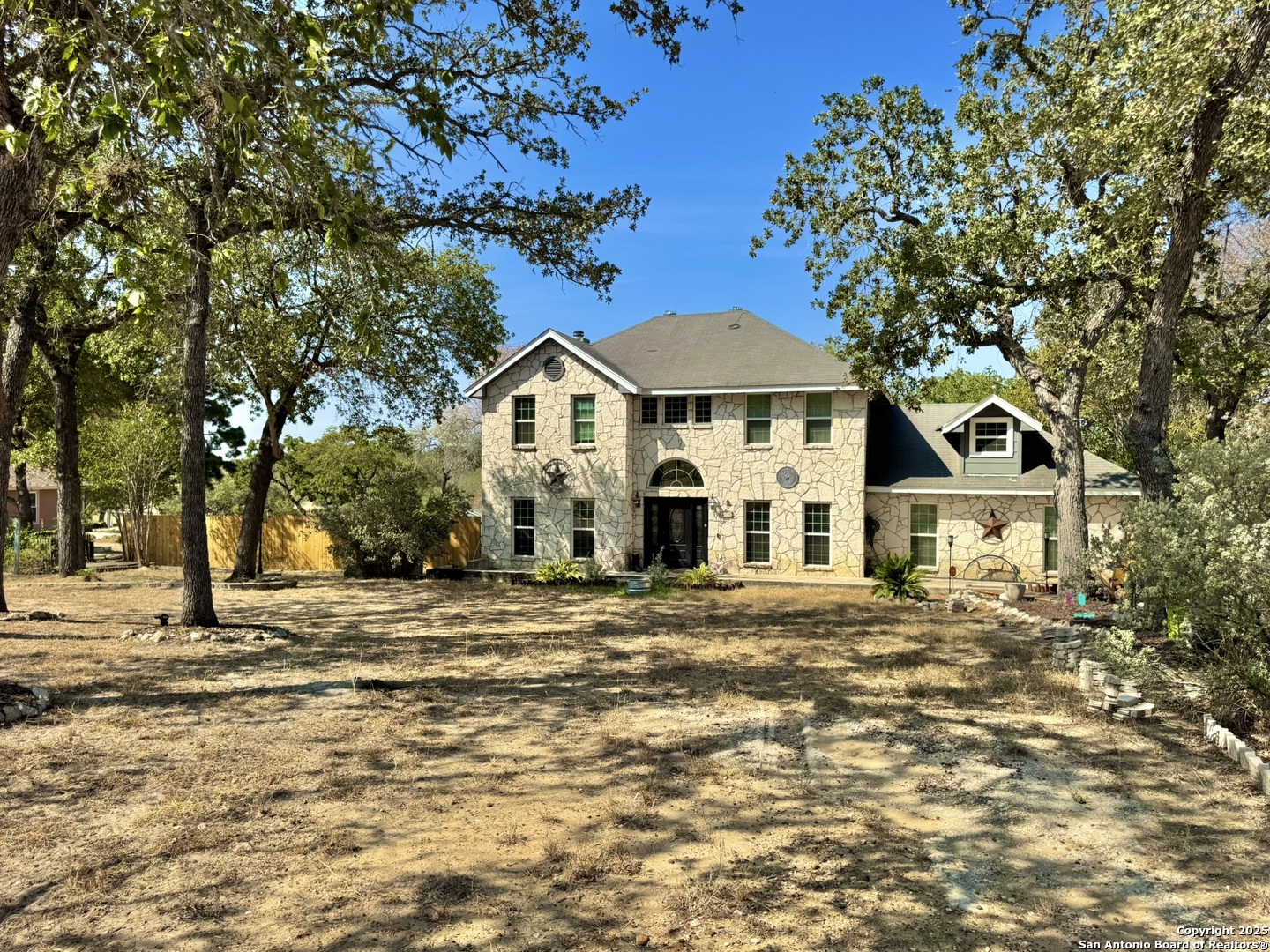325 Eagle Ridge Floresville TX 78114