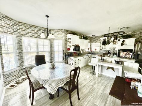 325 Eagle Ridge Floresville TX 78114