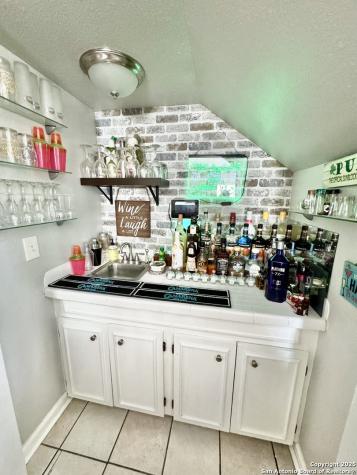 325 Eagle Ridge Floresville TX 78114