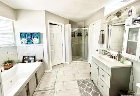 325 Eagle Ridge Floresville TX 78114