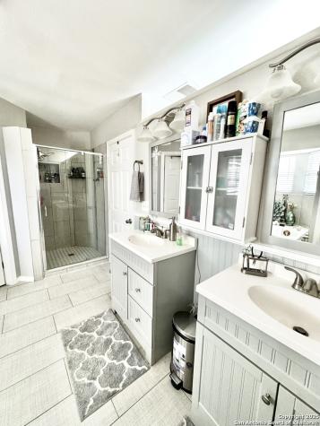 325 Eagle Ridge Floresville TX 78114