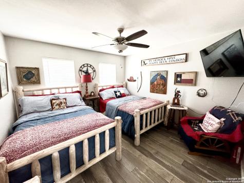 325 Eagle Ridge Floresville TX 78114