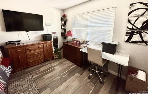 325 Eagle Ridge Floresville TX 78114