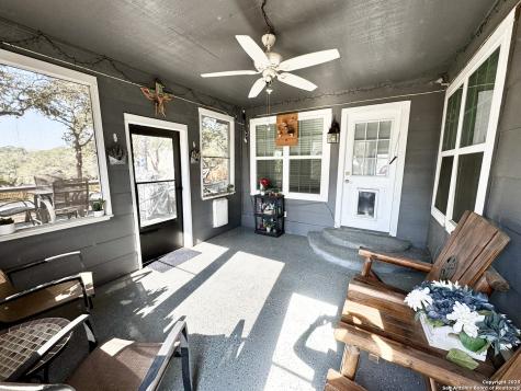 325 Eagle Ridge Floresville TX 78114