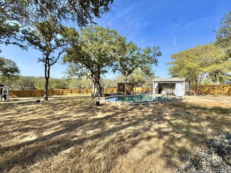 325 Eagle Ridge Floresville TX 78114