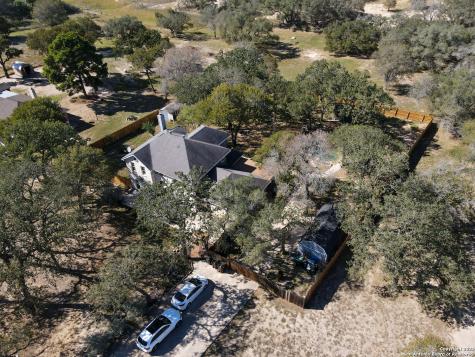 325 Eagle Ridge Floresville TX 78114